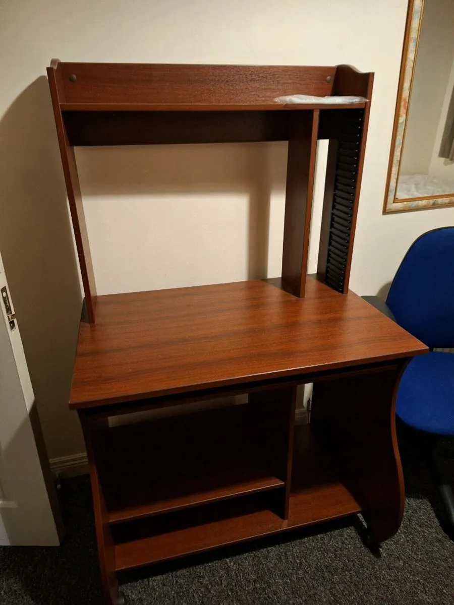 Desk - Image 2