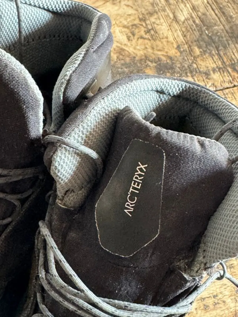 Arc'teryx Acrux TR Gore Tex Black Boots Size 44 - Image 3