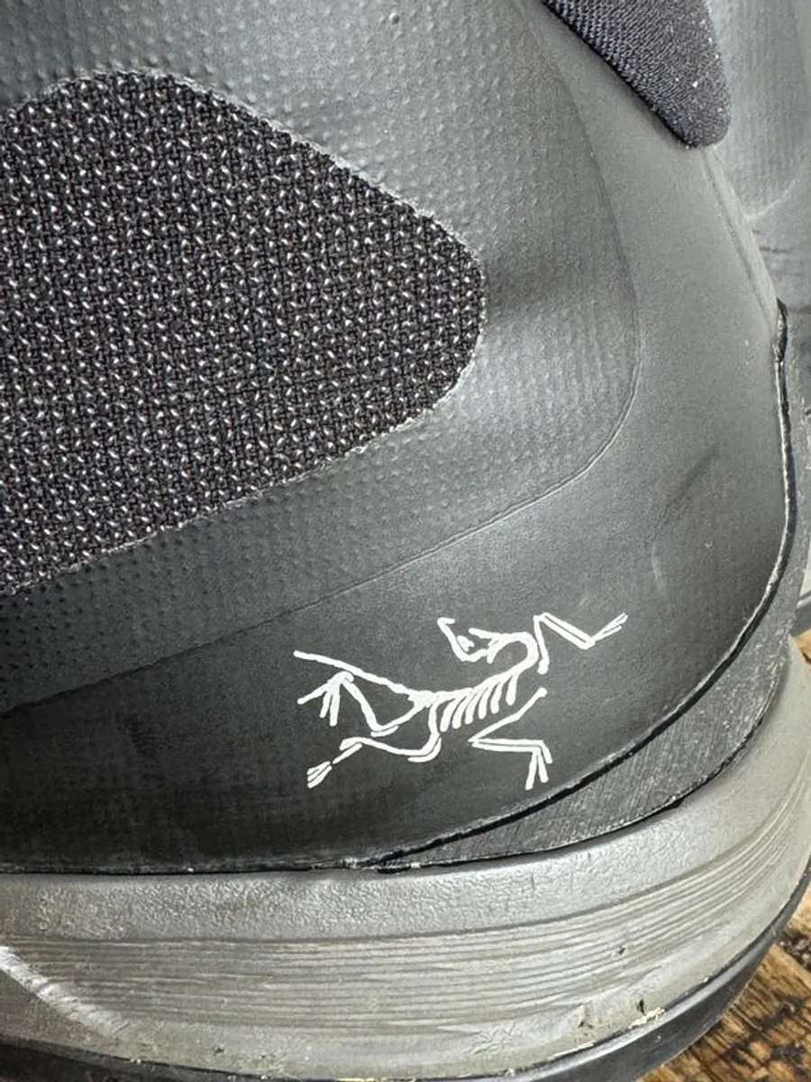Arc'teryx Acrux TR Gore Tex Black Boots Size 44 - Image 4