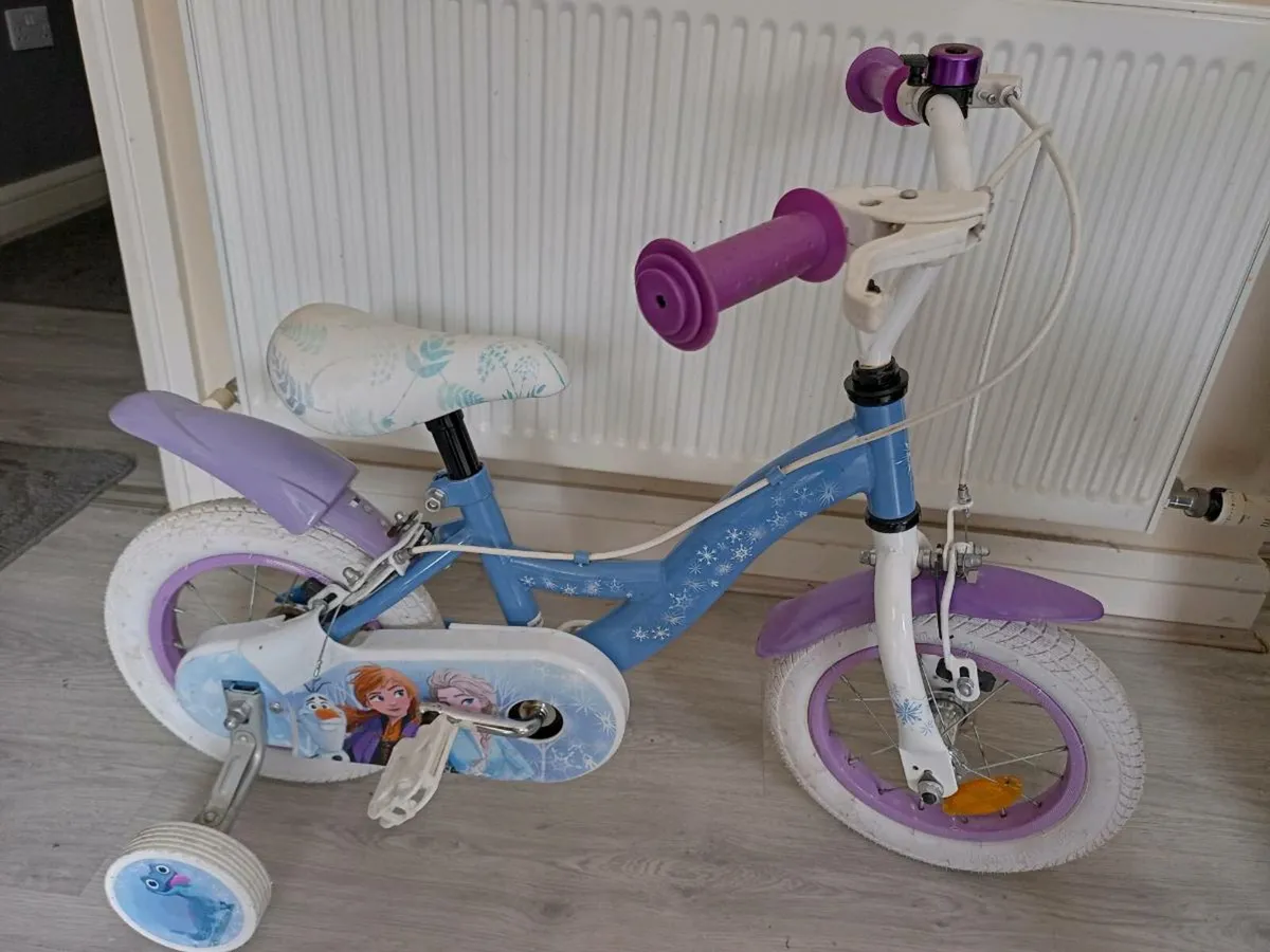 Kids bike size 12 inch wheels. - Image 1