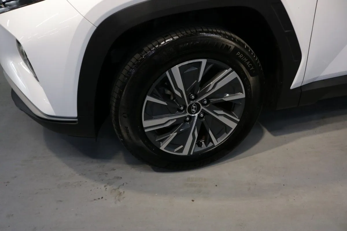 Hyundai Tucson Hybrid Executive 1.6l Petrol Autom - Image 3