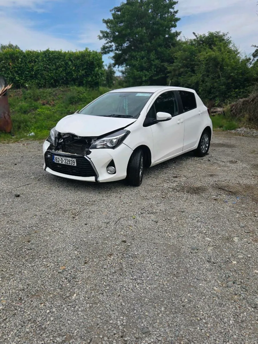 162 toyota yaris - Image 1