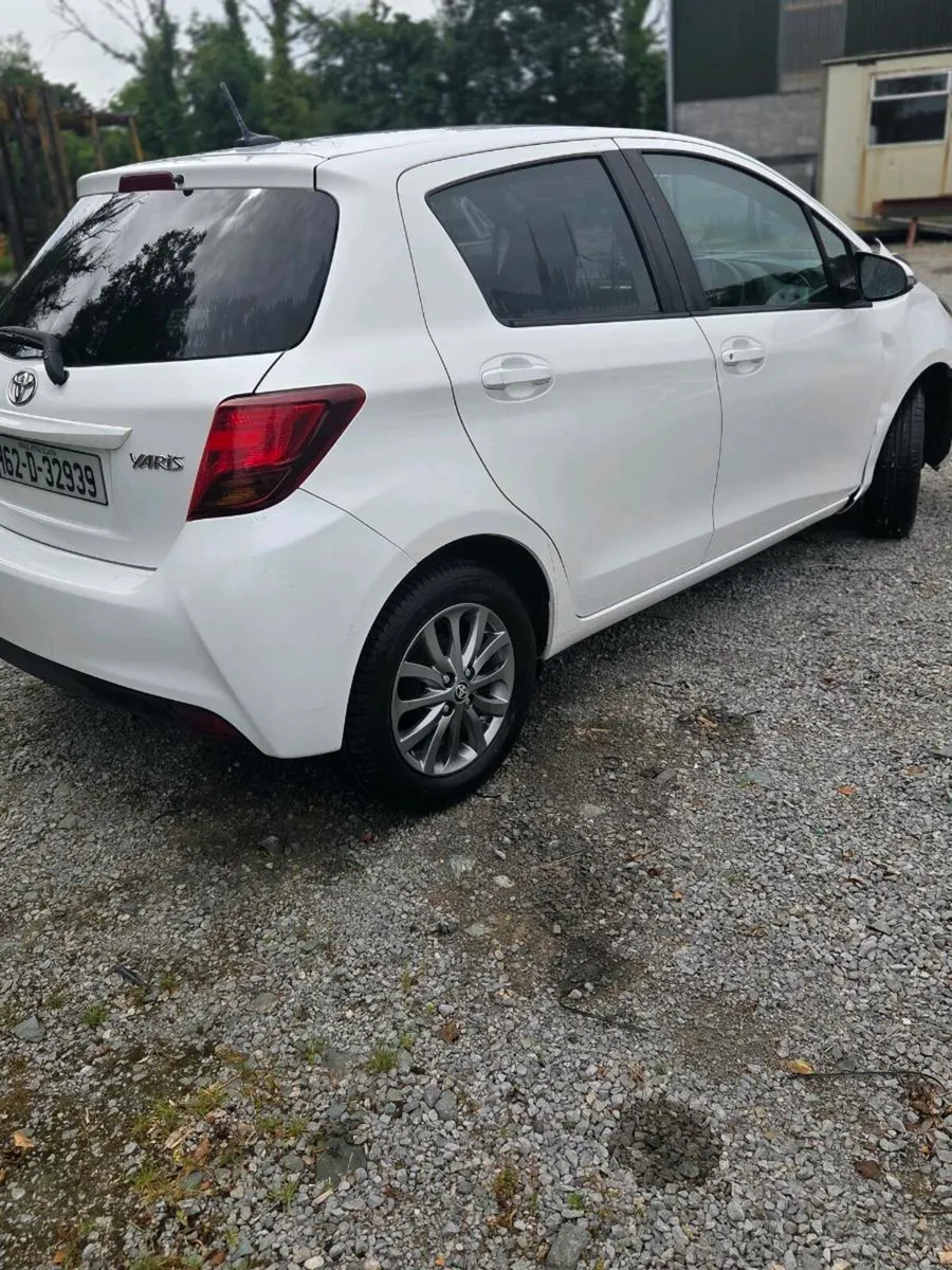 162 toyota yaris - Image 4
