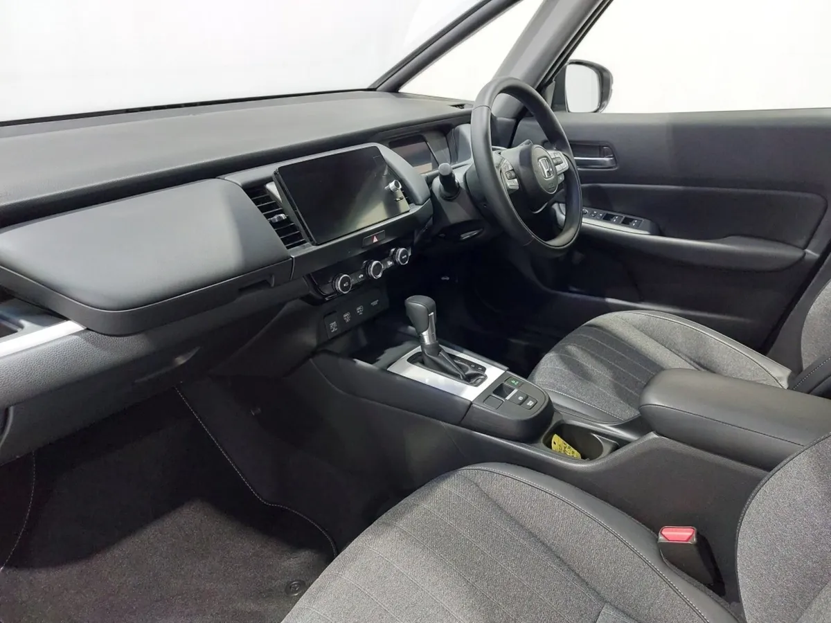 Honda Jazz Hatchback Advance - Image 2