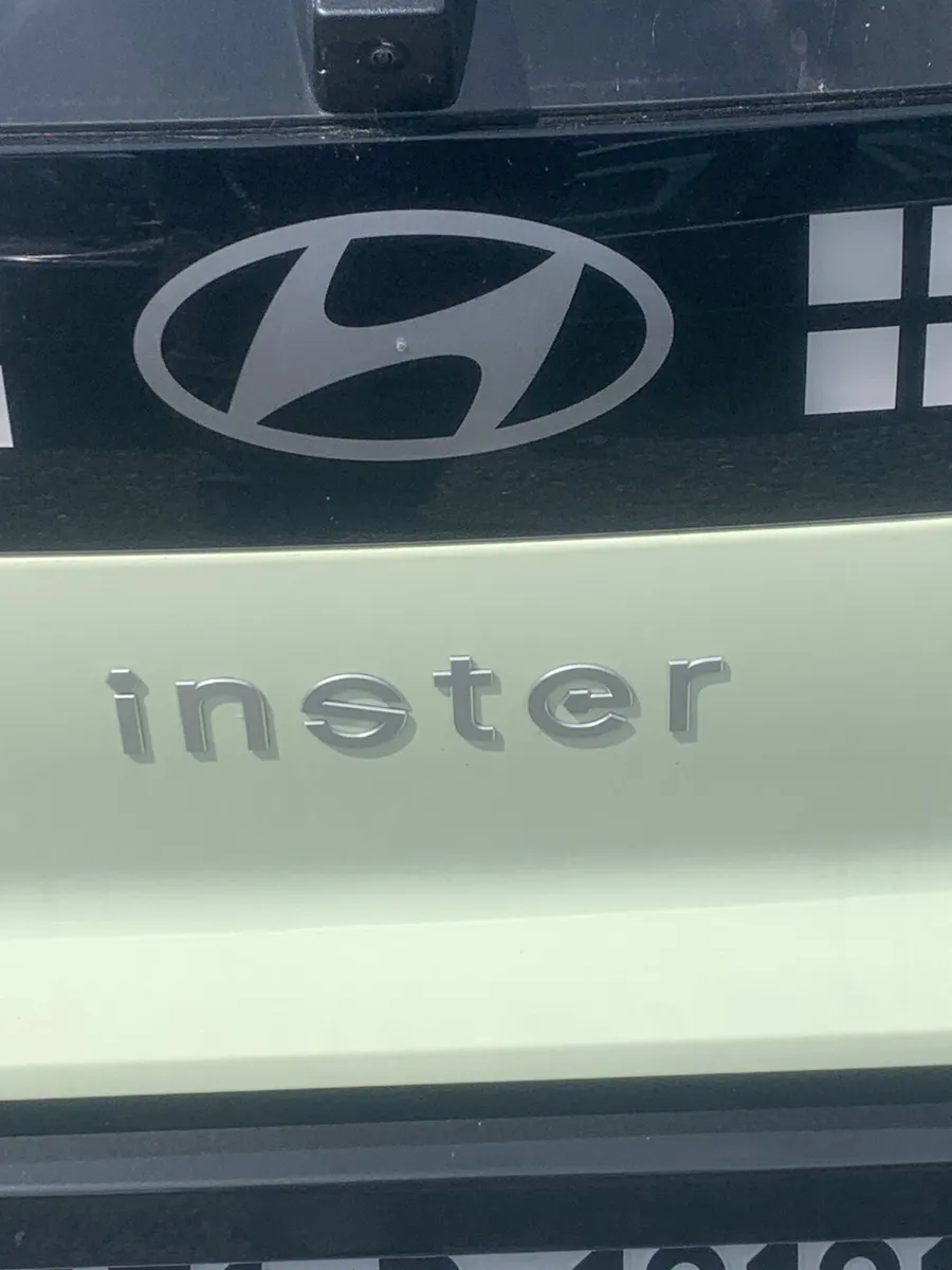 251  HYUNDAI INSTER - Image 2
