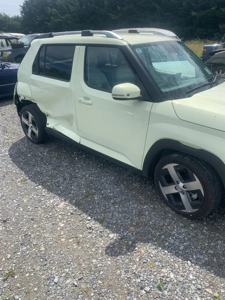 251  HYUNDAI INSTER - Image 3