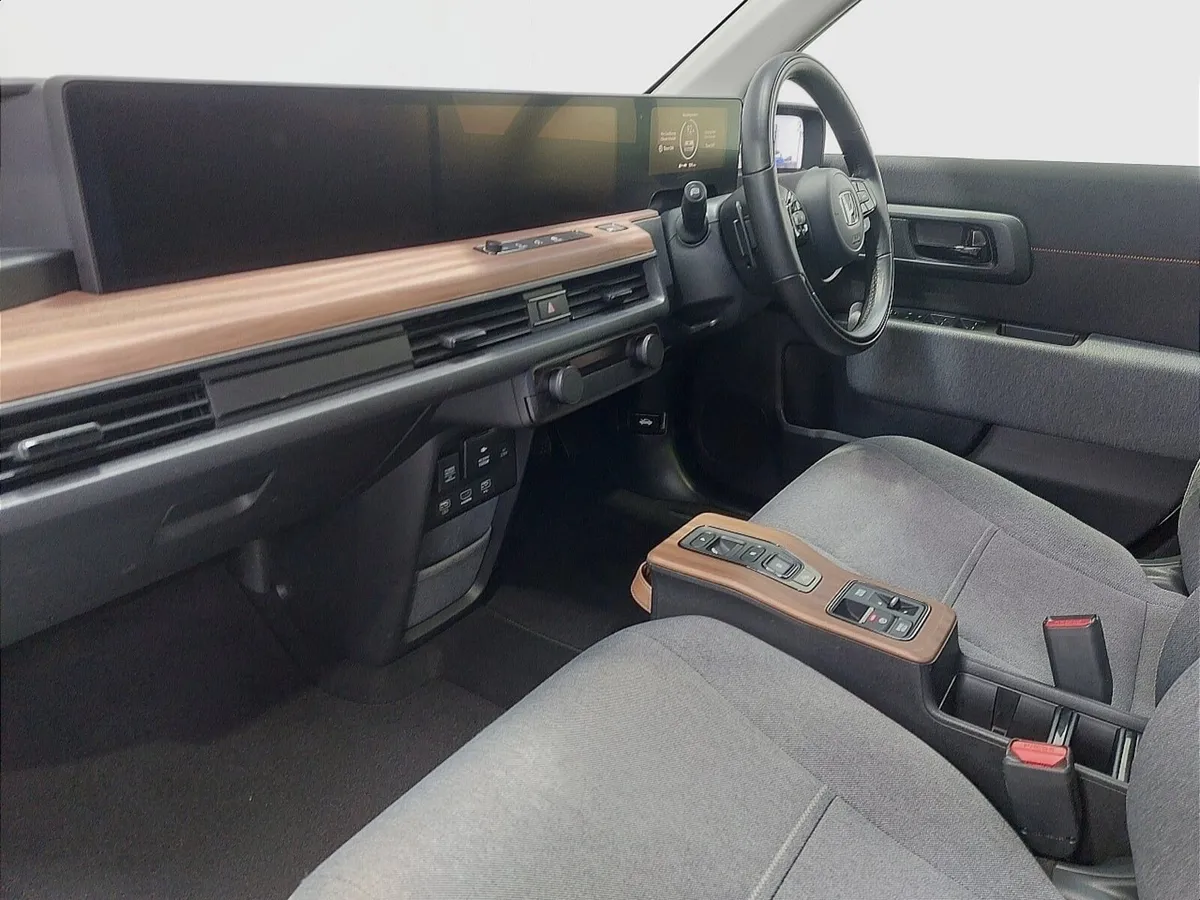 Honda Honda E E Hatchback Advance - Image 2