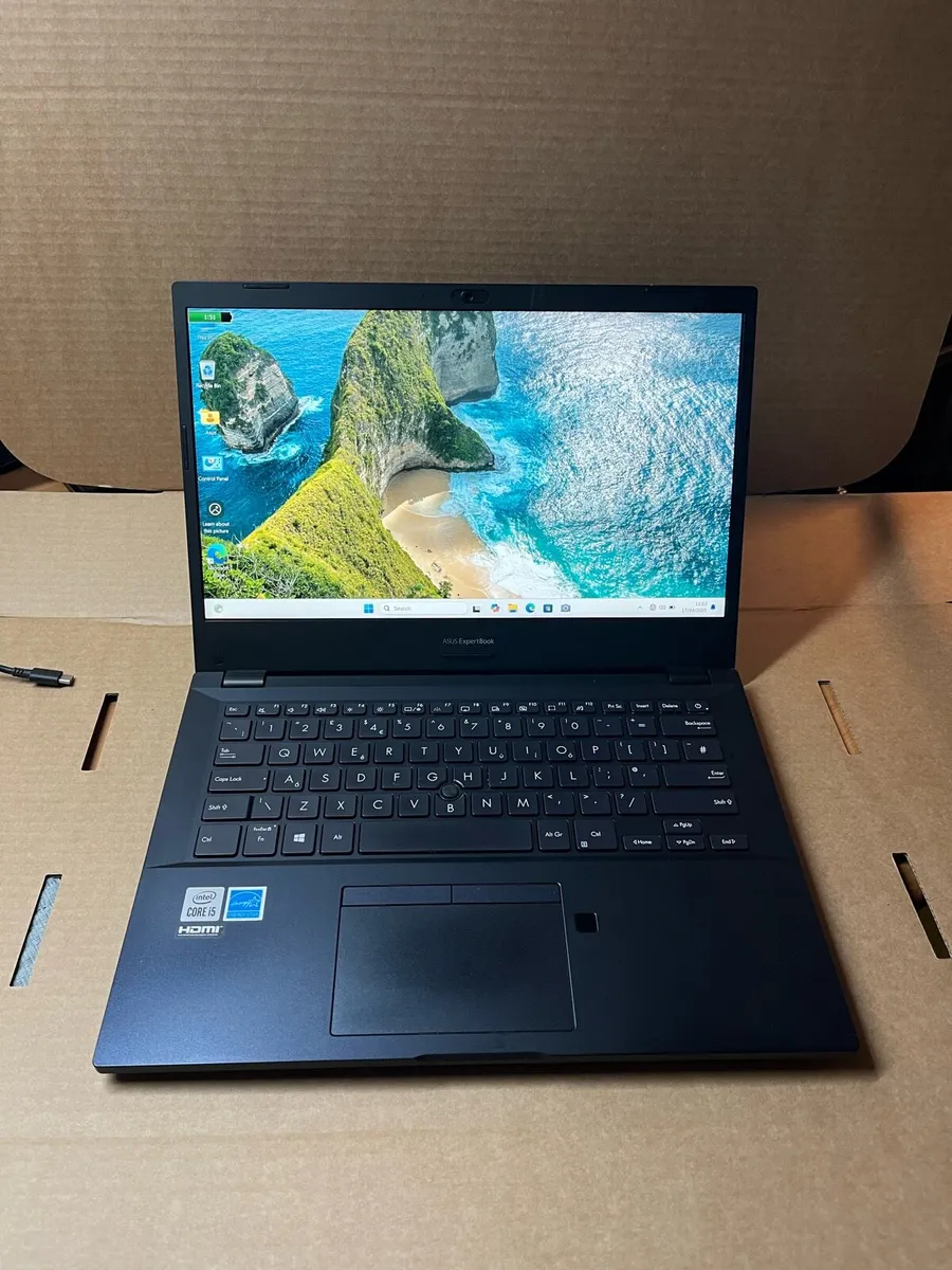 Asus laptop i5 8gb 512 ssd win 11 - Image 1