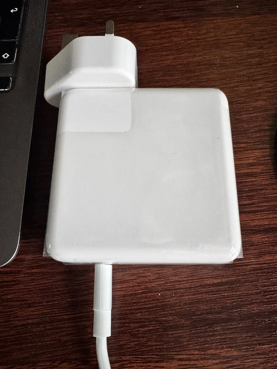 Apple MacBook Air Sequoia & JTECH Case - Image 2