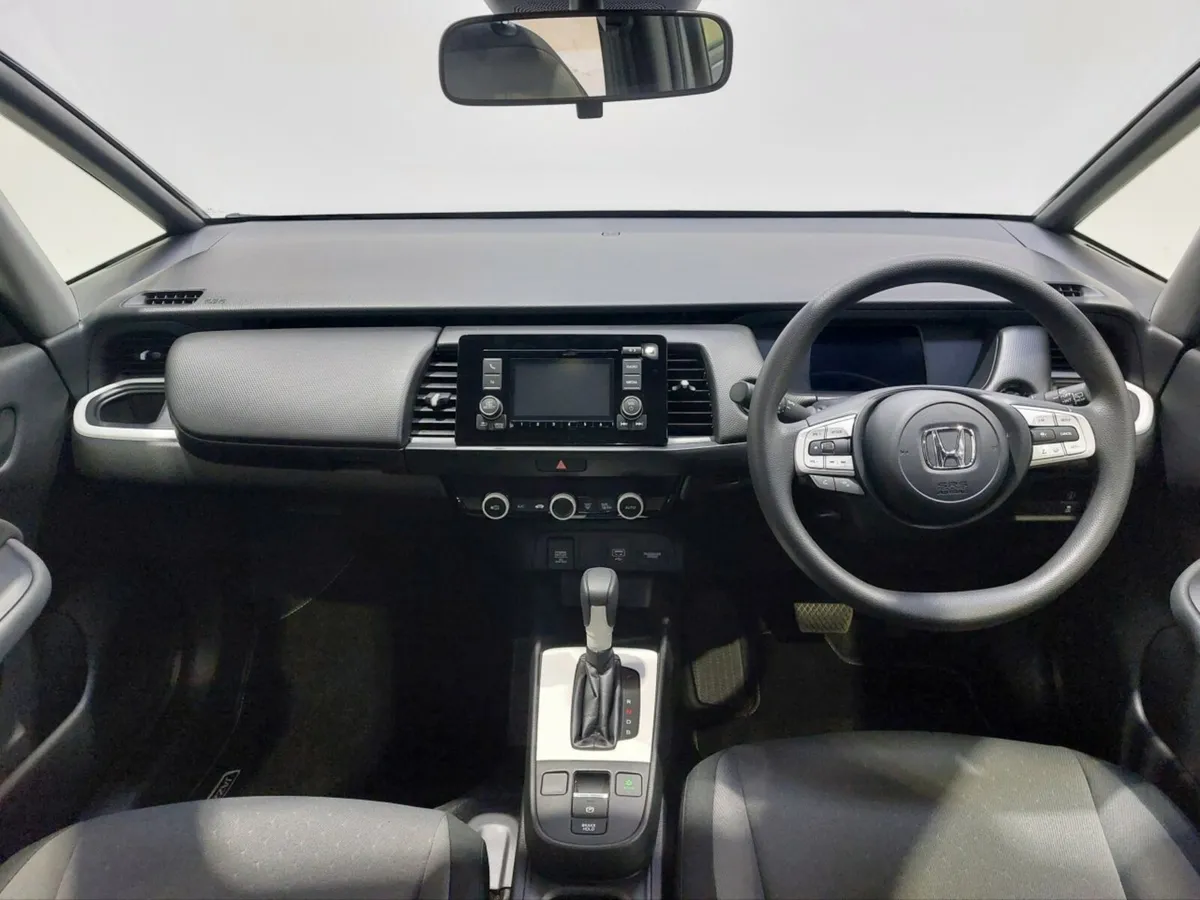 Honda Jazz Hatchback SE - Image 4