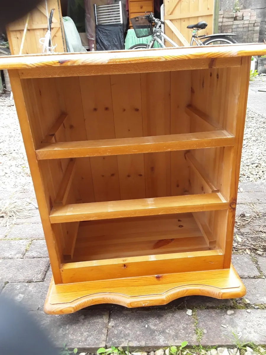 Very heavy well made solid pine tree draw Locker - Image 2