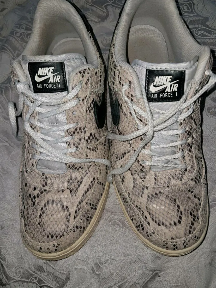 Nike Jordans limited edition size 8 - Image 1