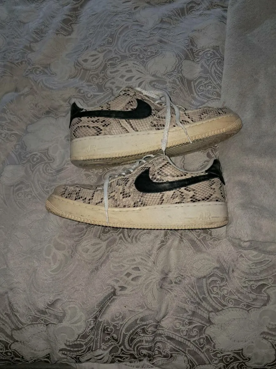 Nike Jordans limited edition size 8 - Image 3