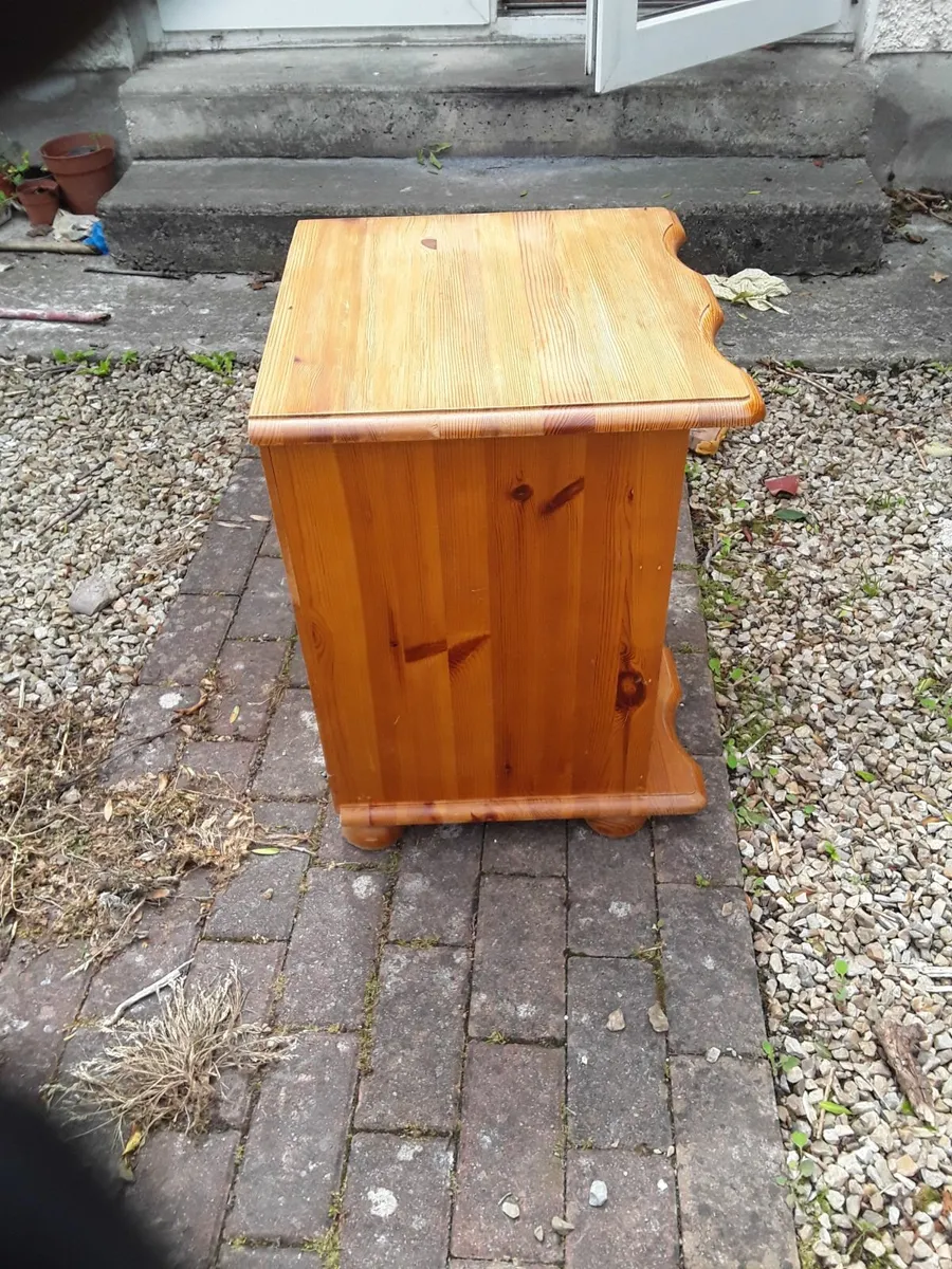 Very heavy well made solid pine tree draw Locker - Image 4