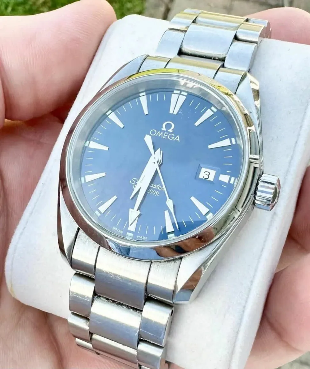 A GENTS QUARTZ OMEGA AQUA TERRA BRACELET WATCH - Image 1