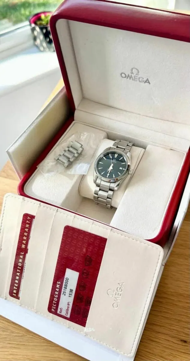 A GENTS QUARTZ OMEGA AQUA TERRA BRACELET WATCH - Image 4