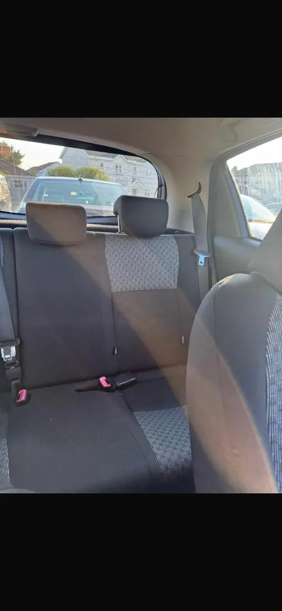 Toyota Yaris 2015 - Image 4