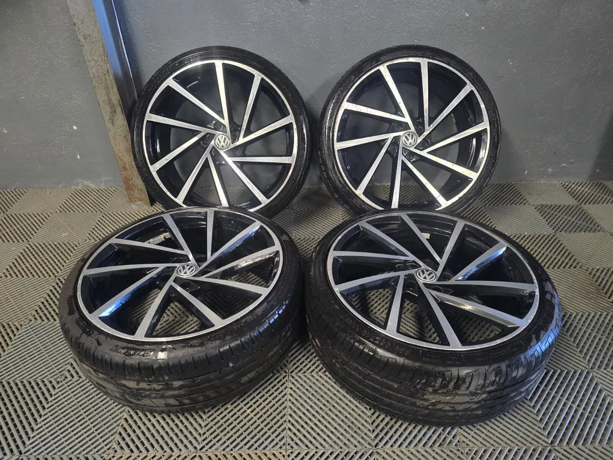 19" Volkswagen Spielberg Style - Image 1