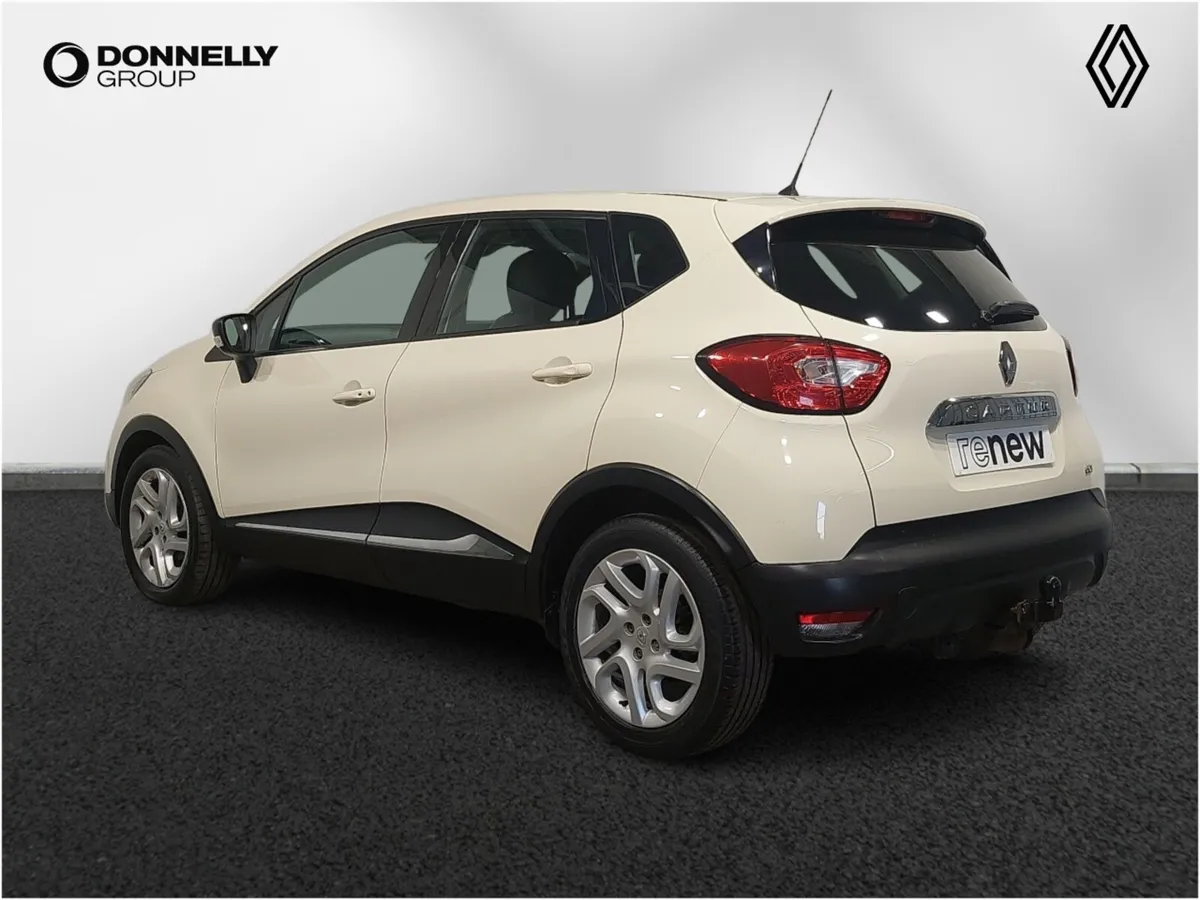 Renault Captur Diesel Hatchback Dynamique MediaNav - Image 2