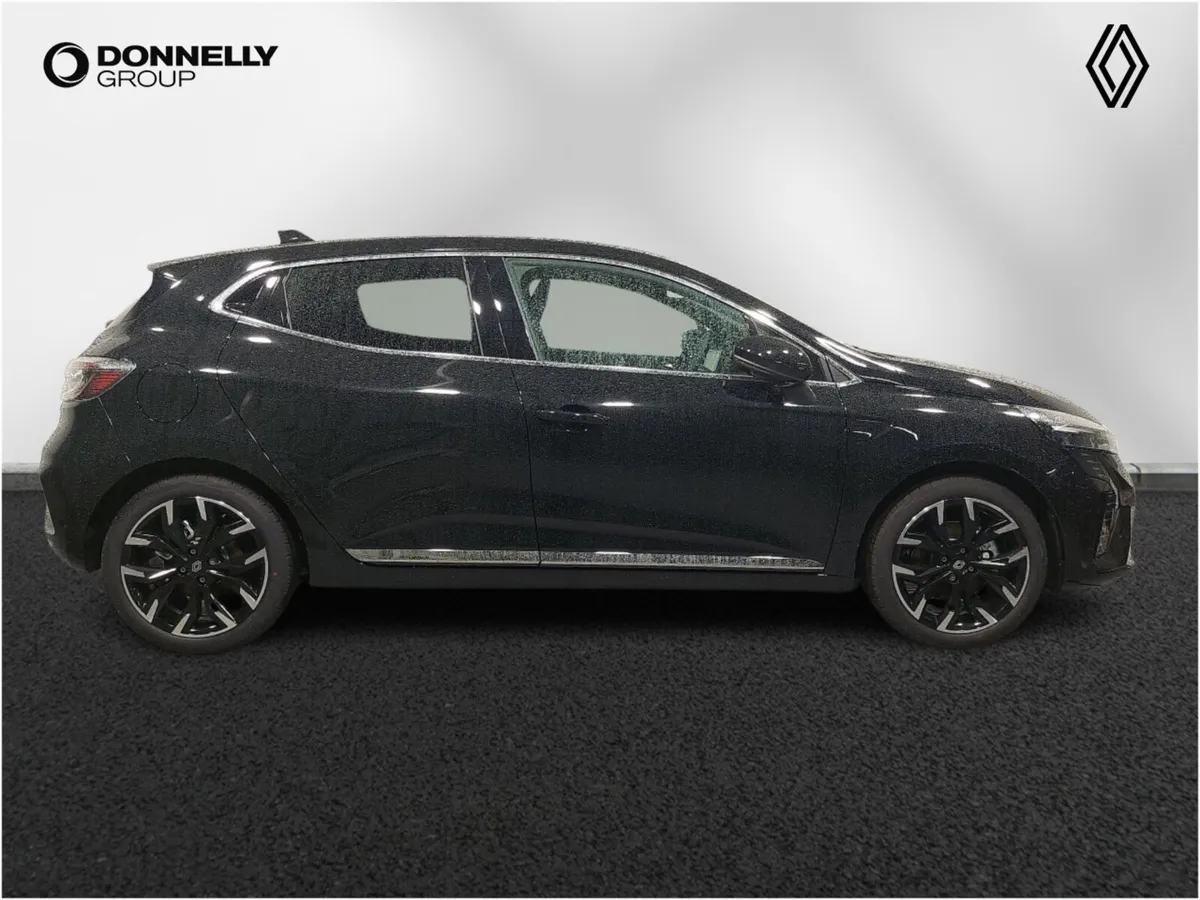 Renault Clio Hatchback Techno - Image 3