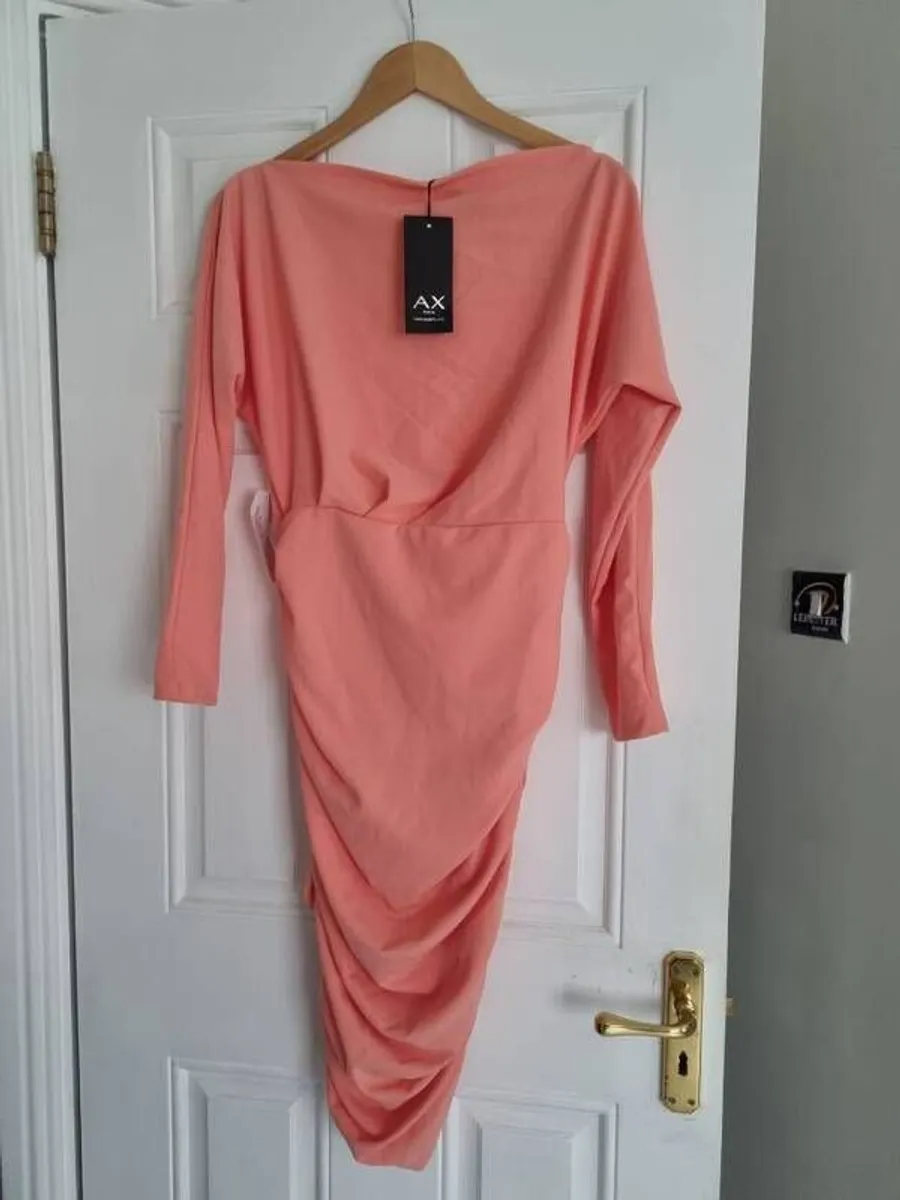 Dresses size 8/10. - Image 1