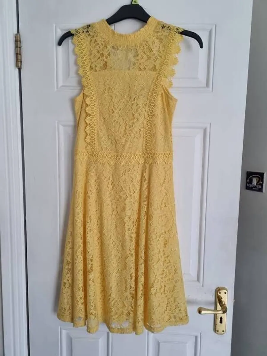 Dresses size 8/10. - Image 4