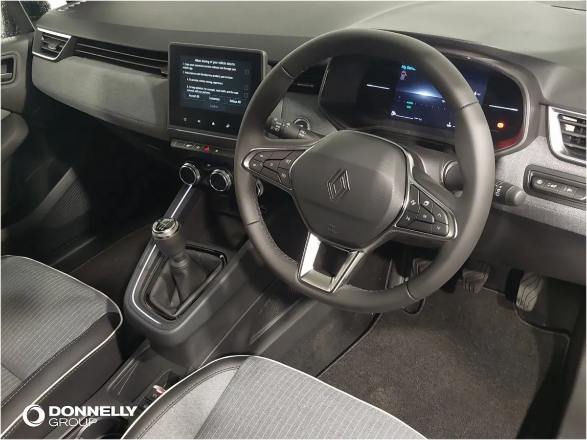 Renault Clio Hatchback Techno - Image 4