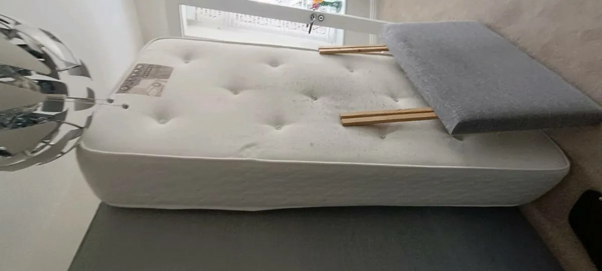 Single bed with Mattress - Image 3
