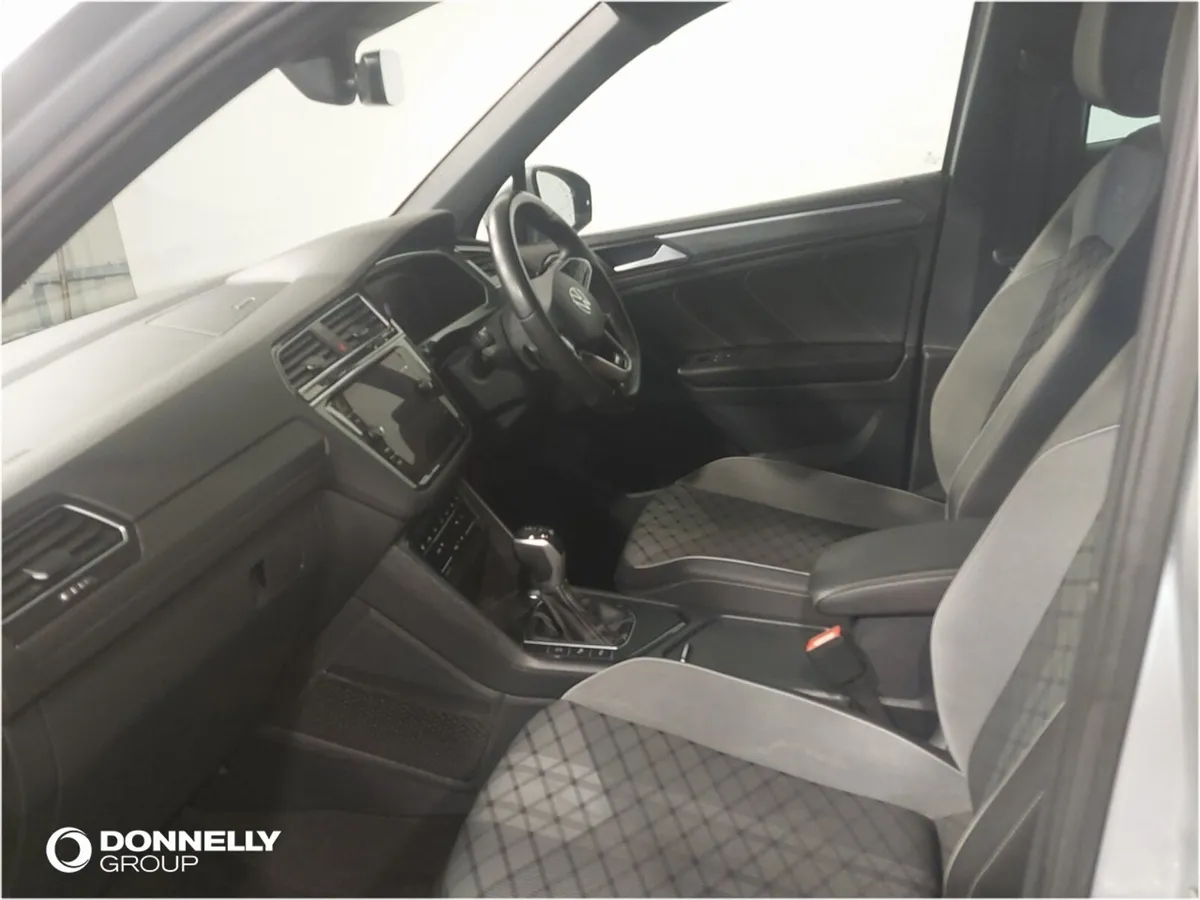 Volkswagen Tiguan Estate Special Edition R-Line Ed - Image 2