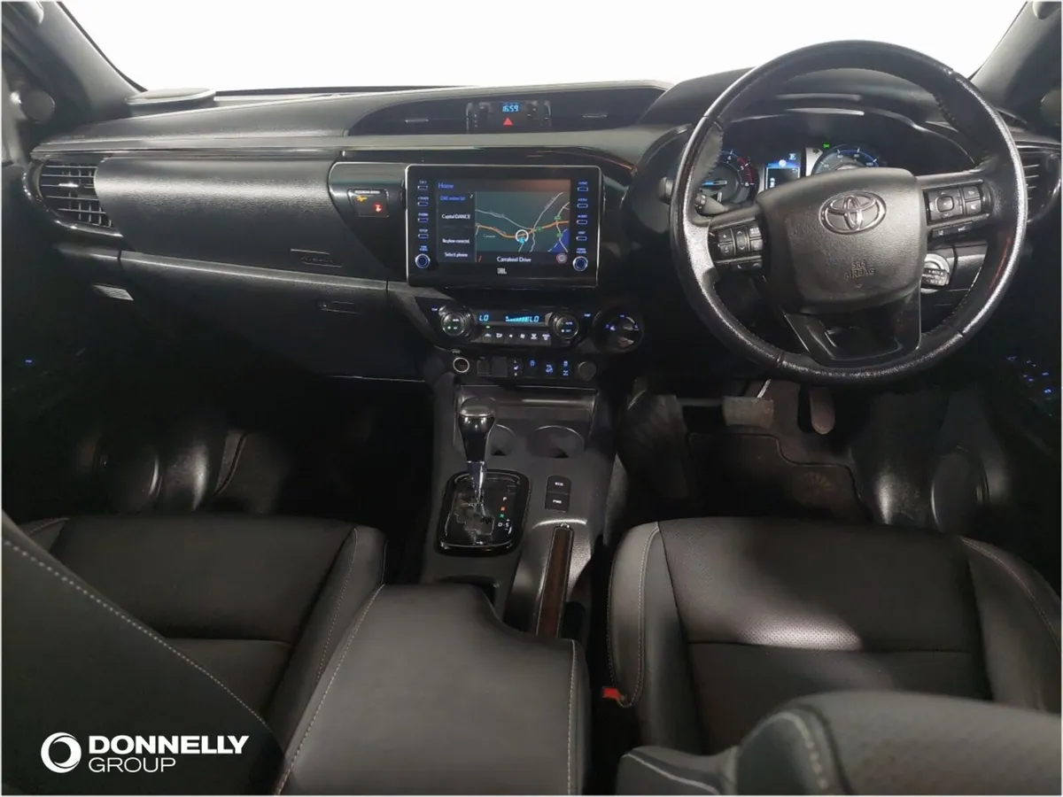 Toyota Hilux Diesel Invincible X - Image 3