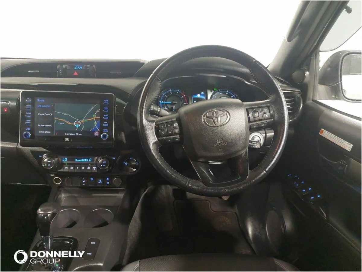 Toyota Hilux Diesel Invincible X - Image 4