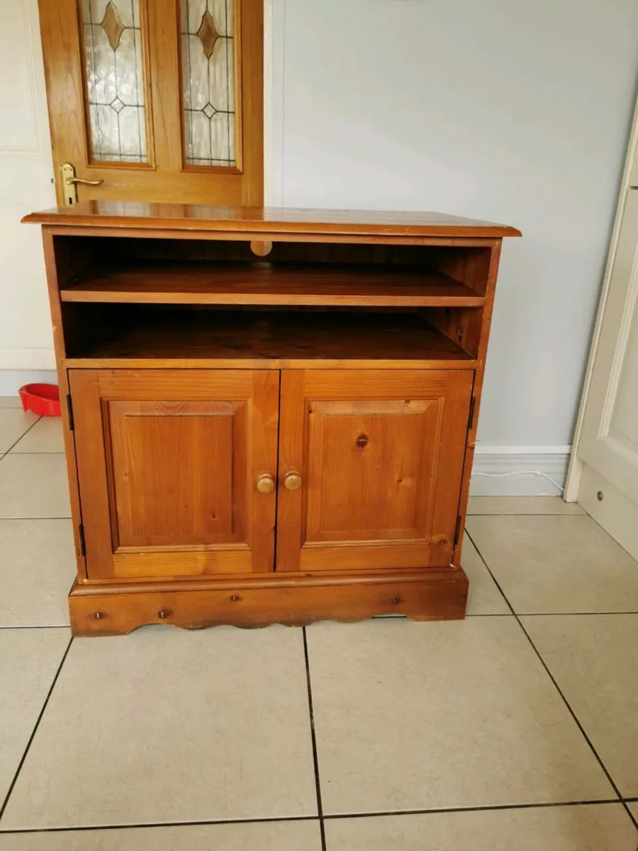 Unit to fit TV or other items. 2 presses. - Image 1