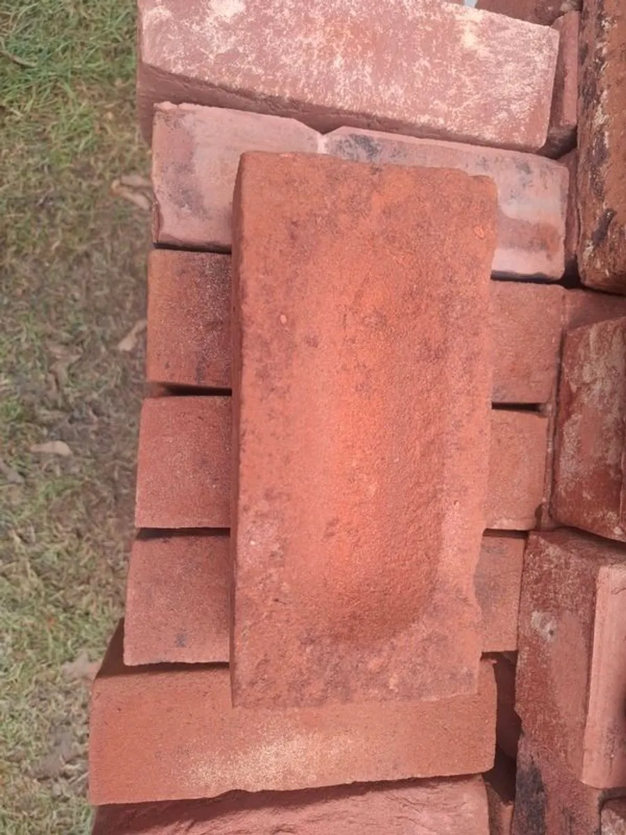 Red bricks - Image 2