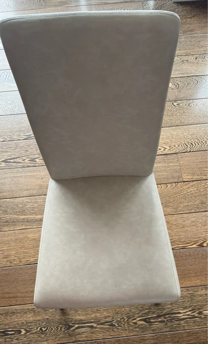 Italian table extends with melamine top & 6 chairs - Image 4