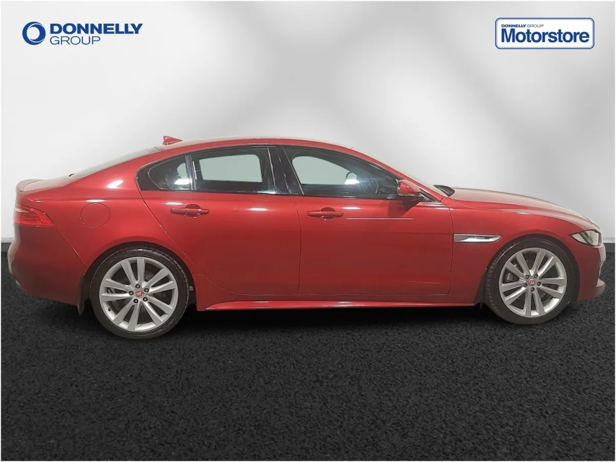 Jaguar XE Xe Diesel Saloon R-Sport - Image 3