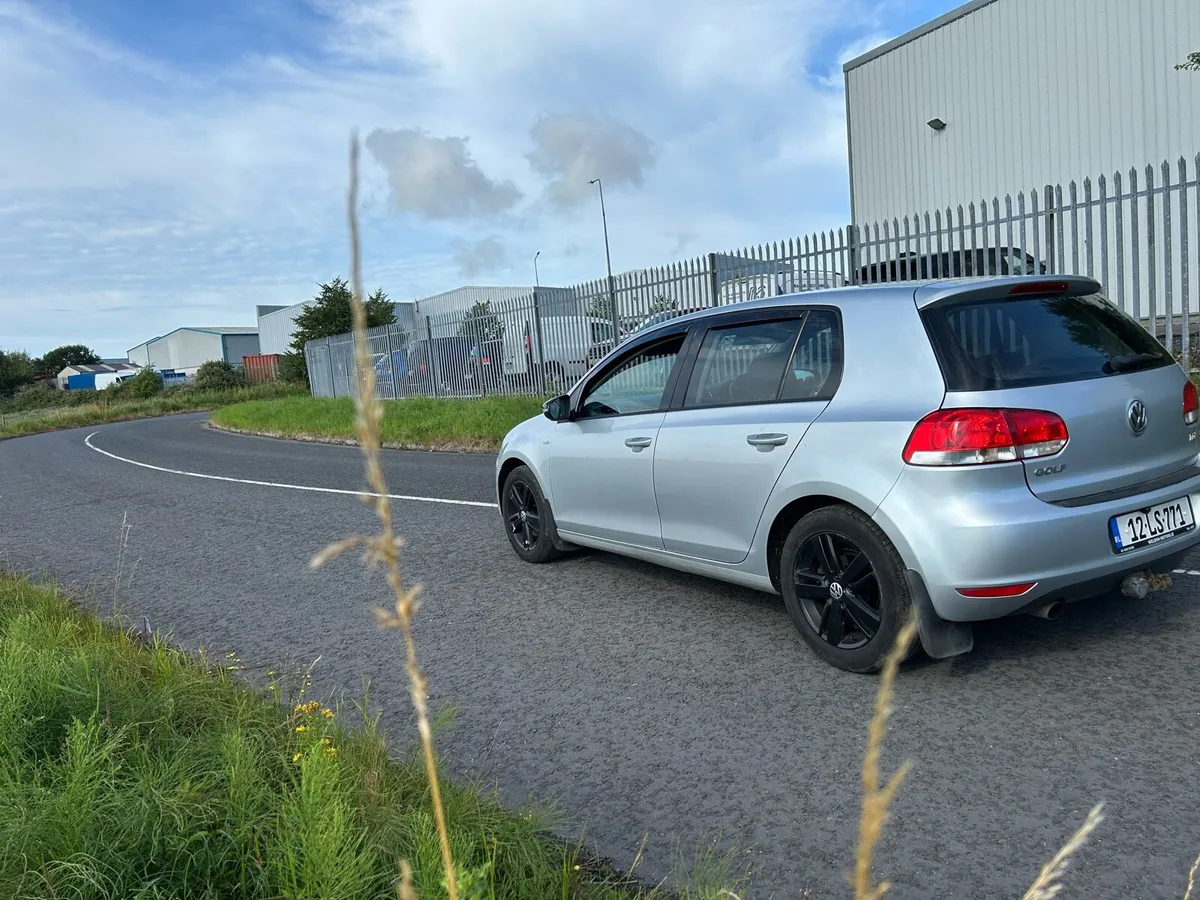 2012 Vw golf 1.6tdi Match model - Image 4