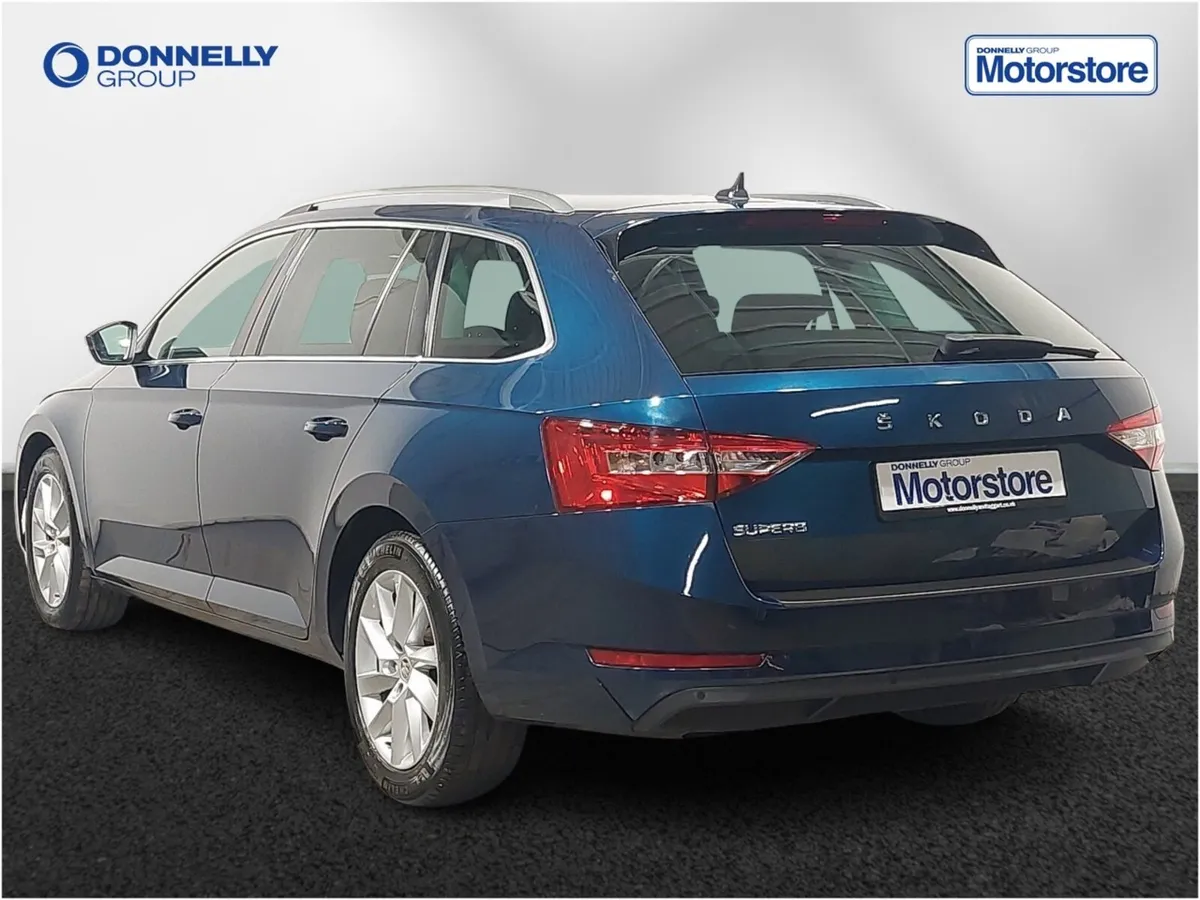 Skoda SUPERB Diesel Estate SE Technology - Image 2