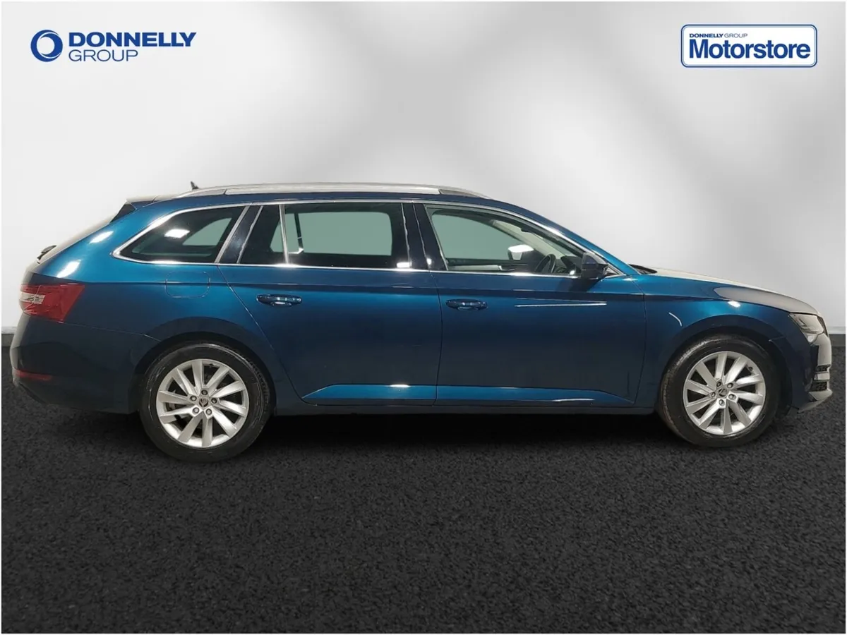 Skoda SUPERB Diesel Estate SE Technology - Image 3