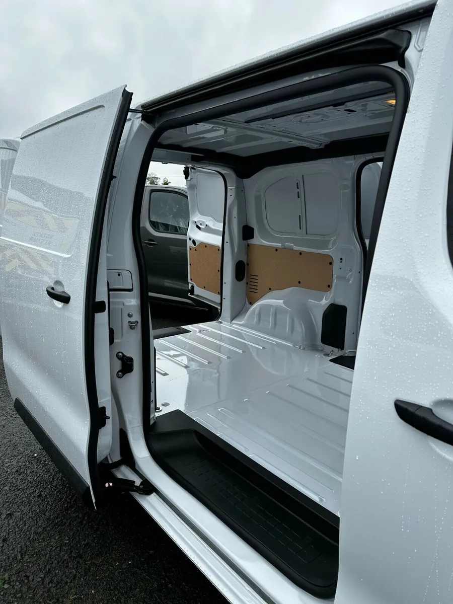 Vauxhall Vivaro L1 Diesel Prime - Image 4