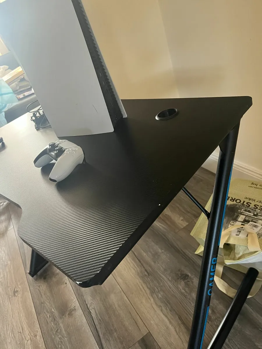 Gaming Table - Image 1