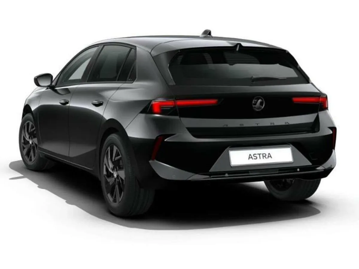 Vauxhall Astra Hatchback Griffin - Image 3