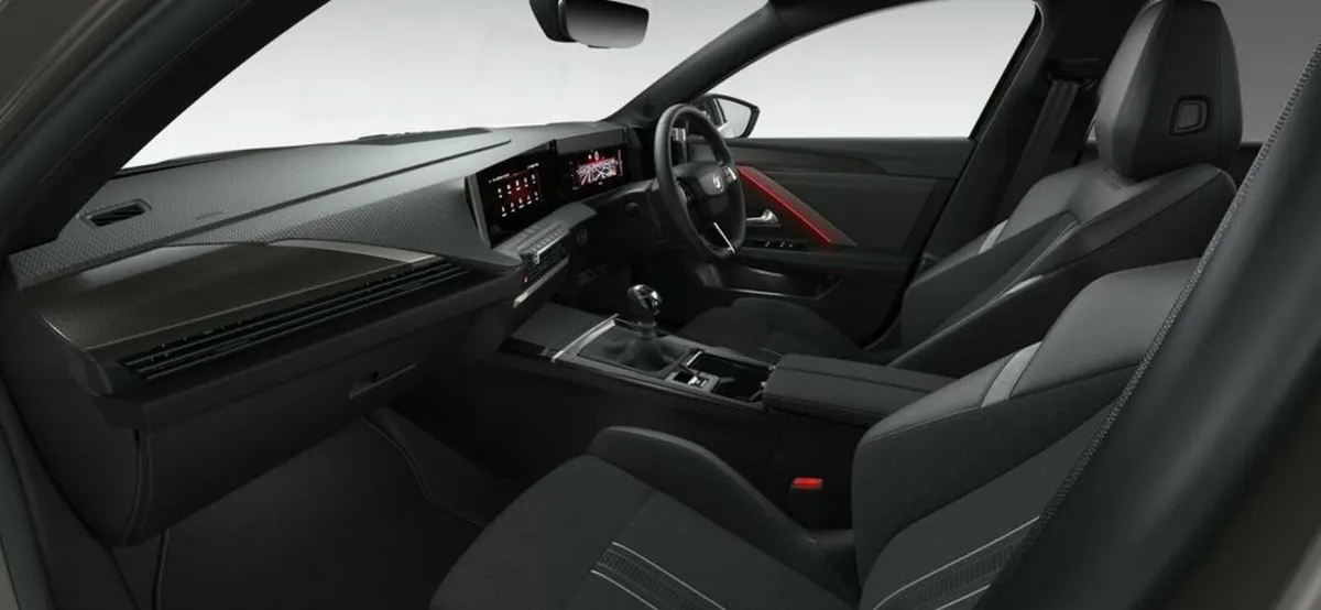 Vauxhall Astra Hatchback Griffin - Image 4