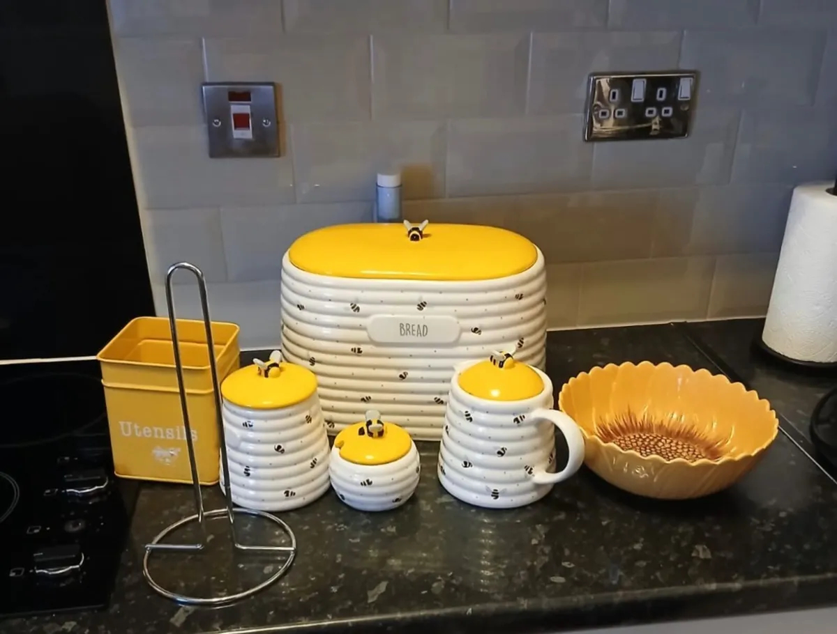 Kitchen kettle toaster and utensils - Image 2
