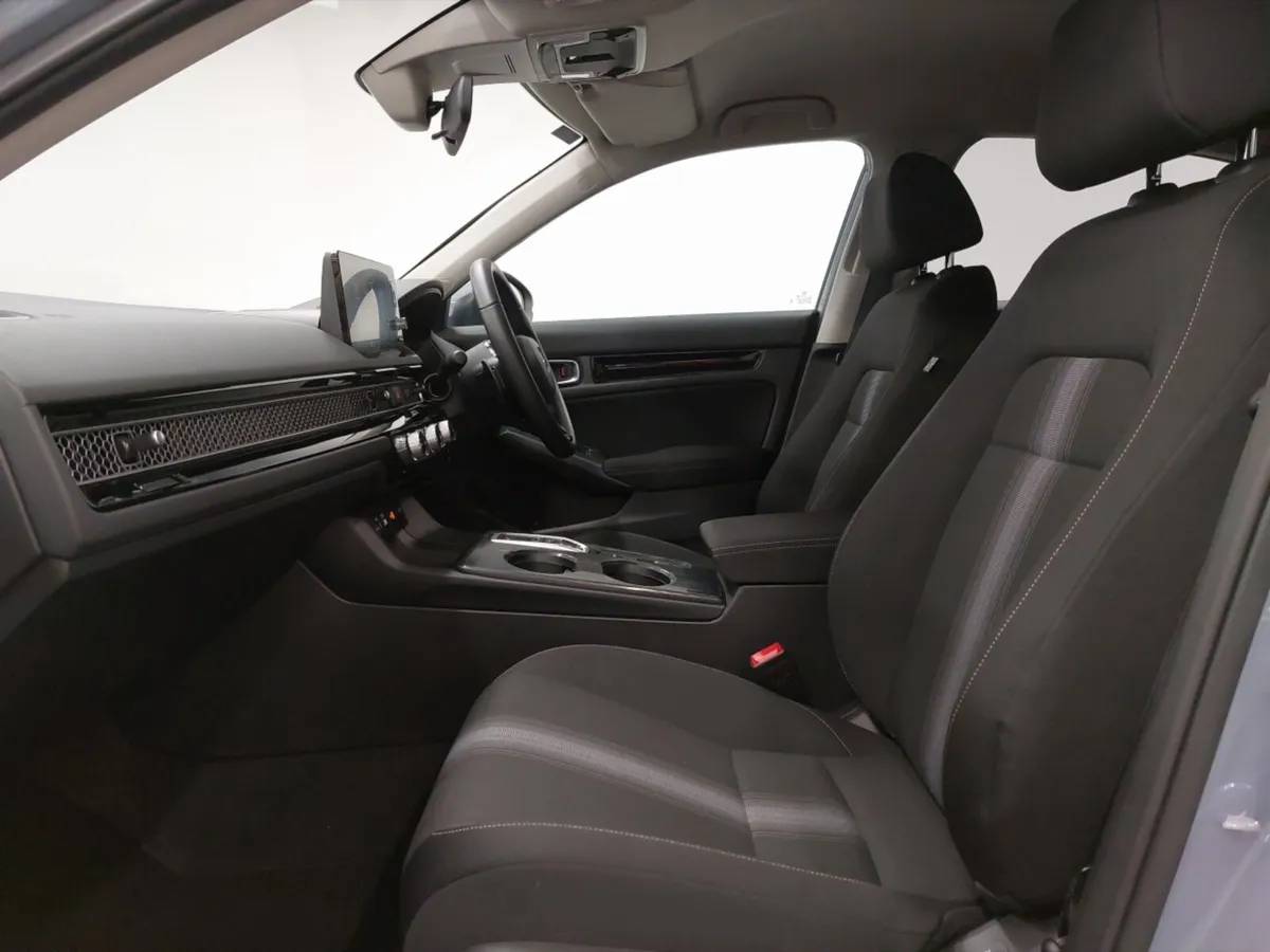 Honda Civic Hatchback Elegance - Image 2