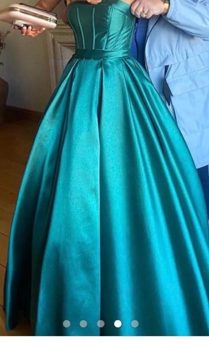 Emerald Green ball gown/debs dress - Image 2