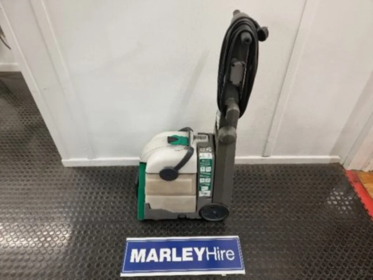 Bissell Carpet Cleaner with rotating Brush