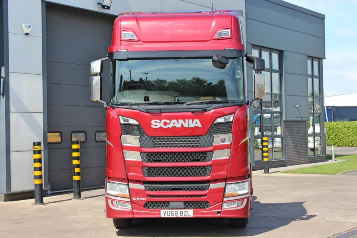 2019 SCANIA S500 6X2 WITH REAR LIFT AXLE, - Image 2