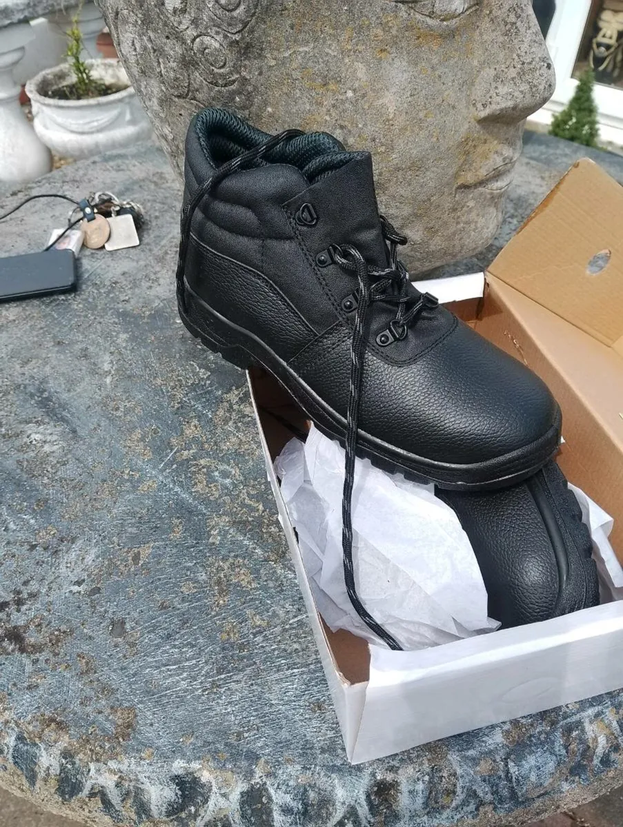 Steel toe cap work boots - Image 1