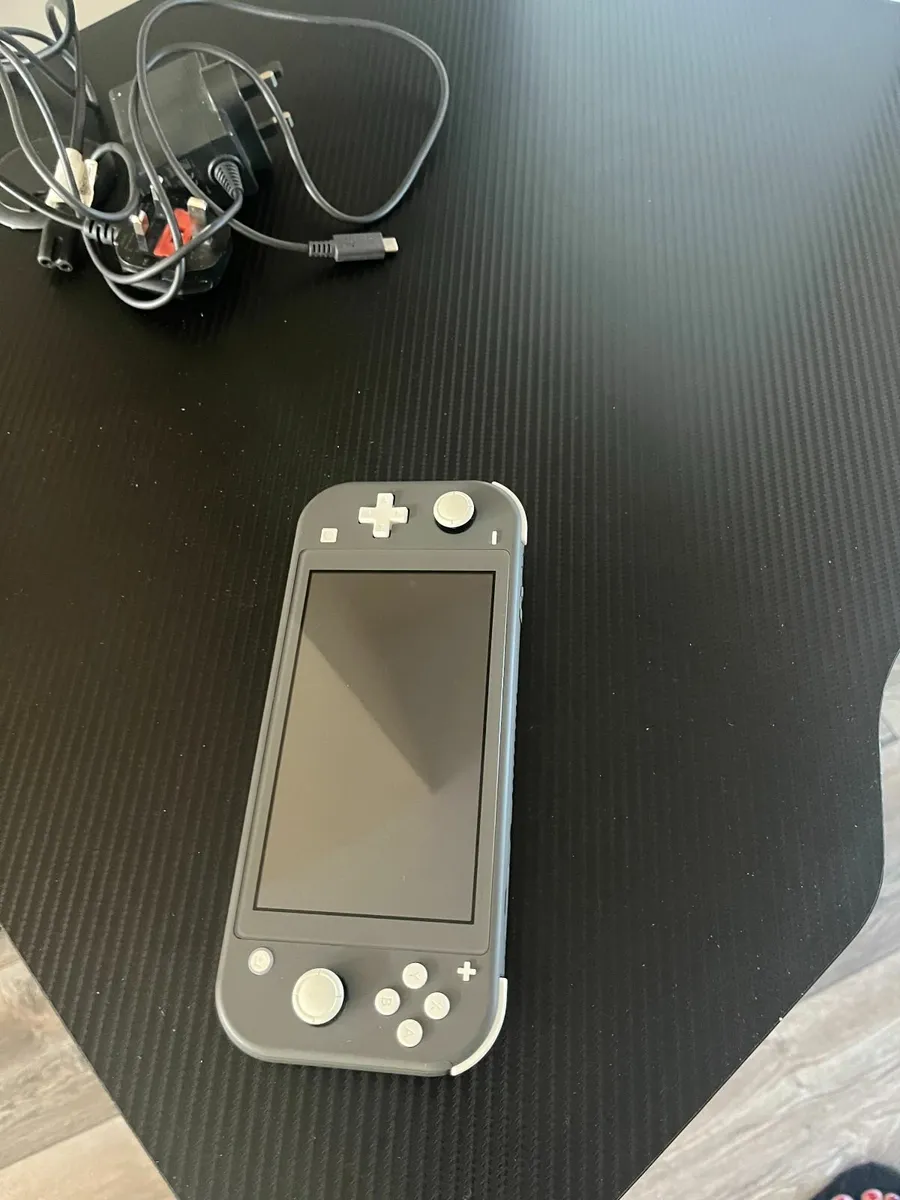 Nintendo Switch Lite - Image 1