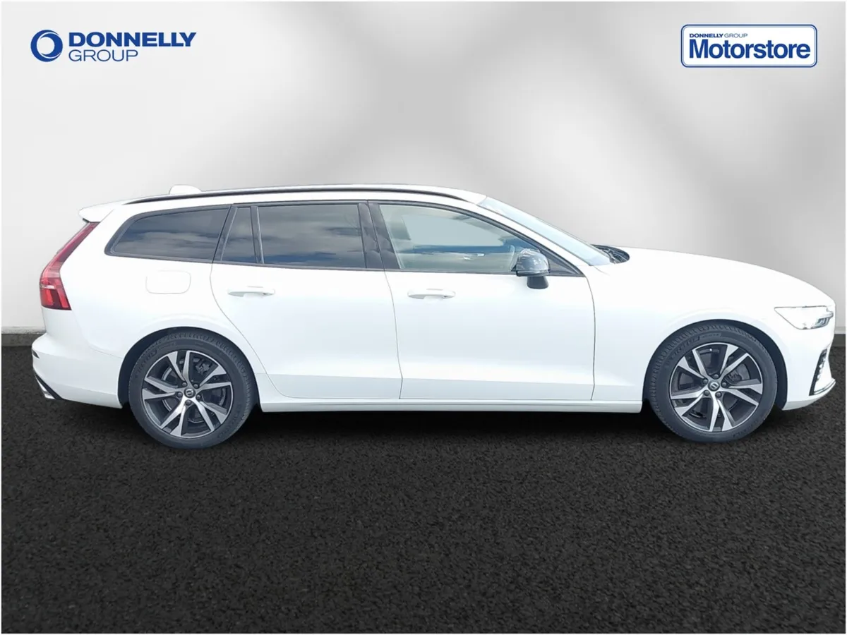 Volvo V60 Sportswagon R DESIGN - Image 3
